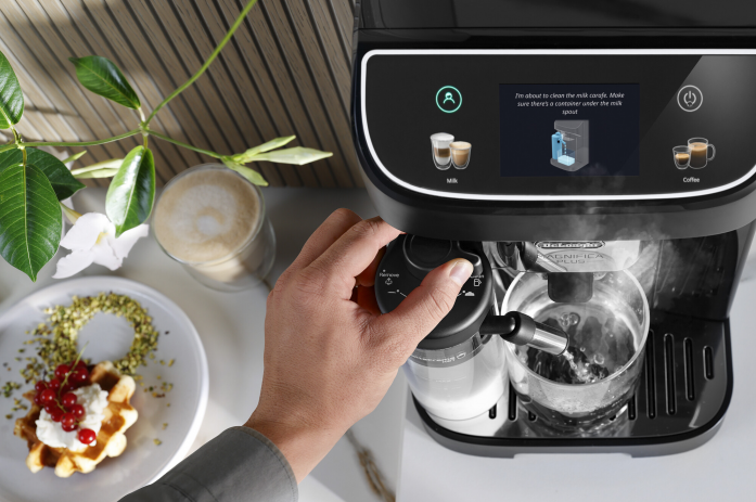 Кофемашина DeLonghi Magnifica Plus ECAM320.60.B черный в магазине «На диване» в Санкт-Петербурге  — Выгодная цена