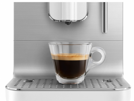 Кофемашина Smeg BCC12WHMEU в магазине «На диване» в Санкт-Петербурге  — Выгодная цена
